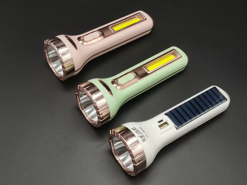 Solar Flashlight, Portable Camping Light Solar Flashlight, Portable Camping Light