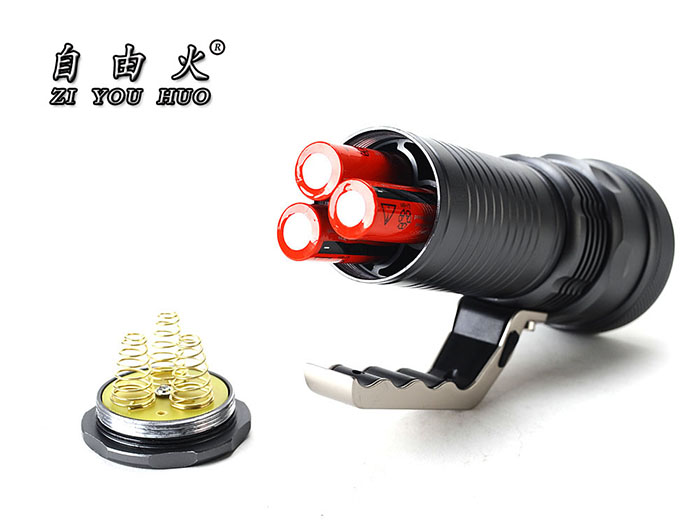 Free fire-T6 high power searchlights LED long-range patrol camping light Lantern outdoor lighting Free fire-T6 high power searchlights LED long-range patrol camping light Lantern outdoor lighting