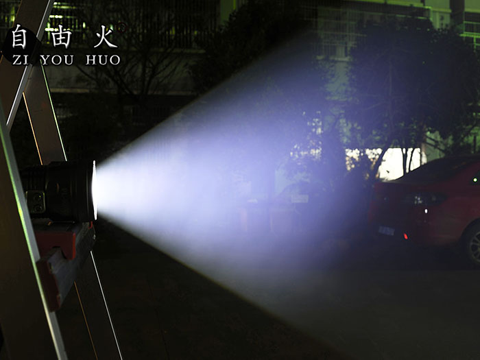 Free fire-T6 high power searchlights LED long-range patrol camping light Lantern outdoor lighting Free fire-T6 high power searchlights LED long-range patrol camping light Lantern outdoor lighting
