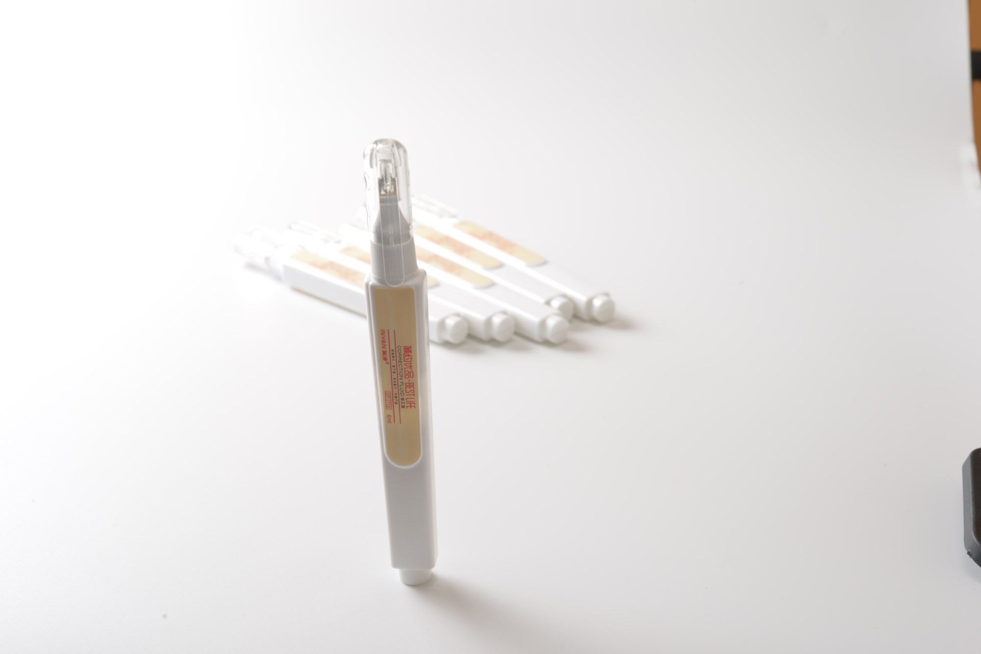 Yingyuan student correction liquid steel head correction fluid non-toxic quick-dry stationery supplies.