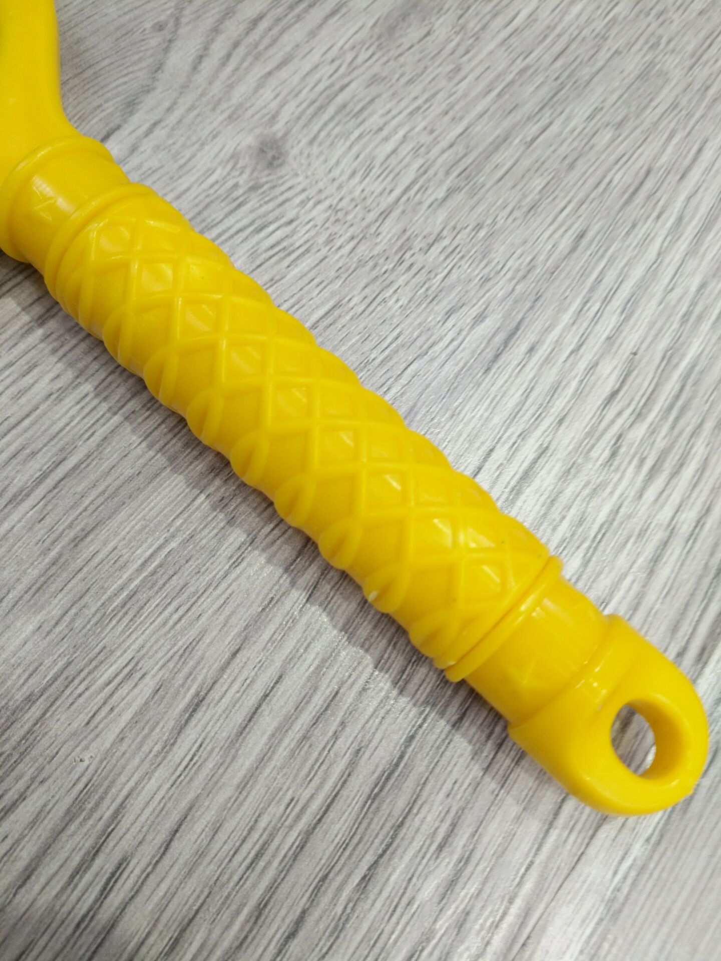 Kitchen multi-functional plastic shaper hand fruit sharpener imported from Japan Steel fruit vegetable Peeler
