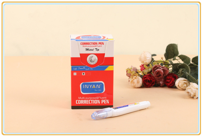 Students learn office correction fluid correction liquid steel head modification liquid non-toxic quick drying type.