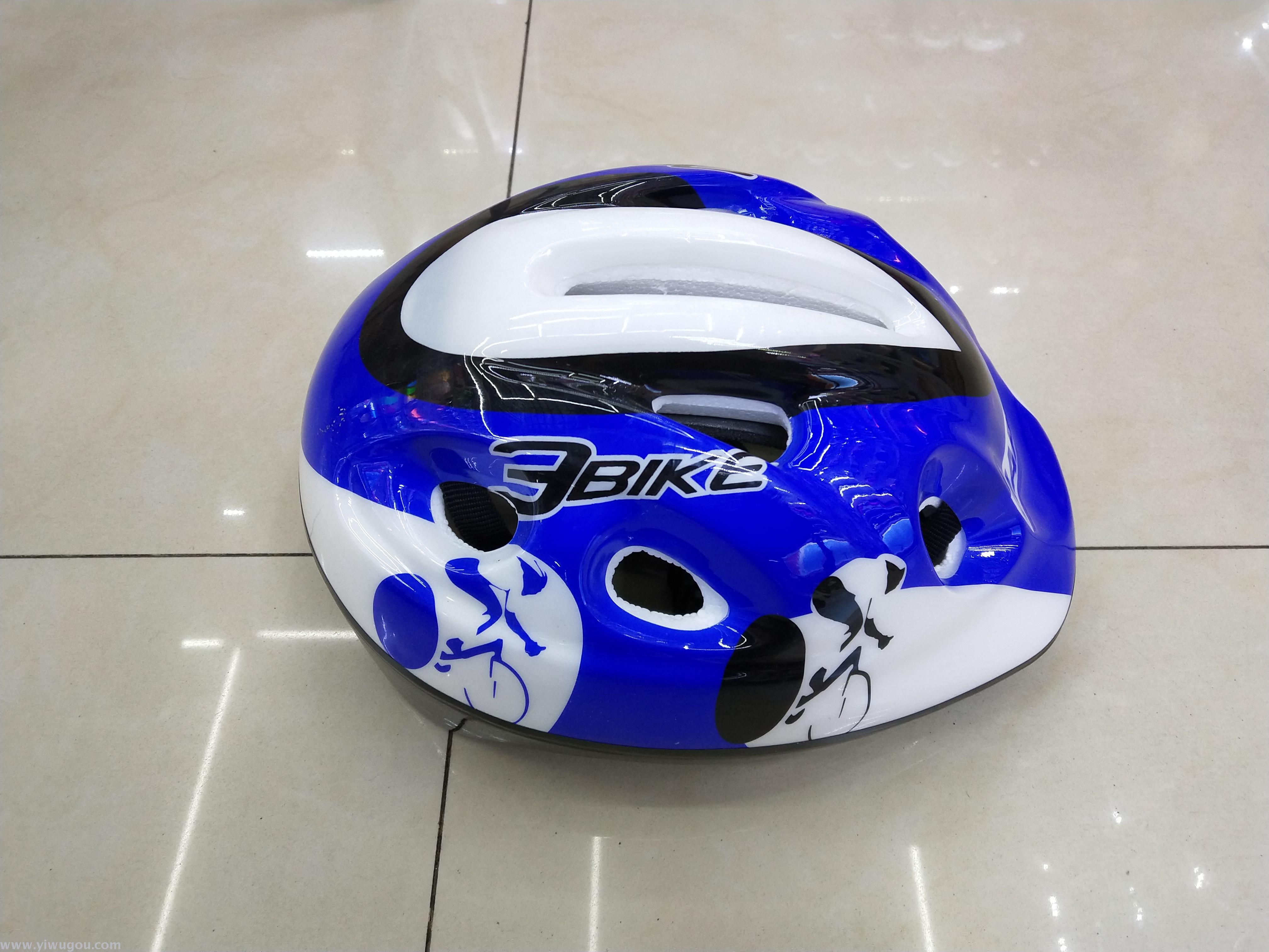 9 hole skates helmet, sports gear, sport helmet. Children's helmet.