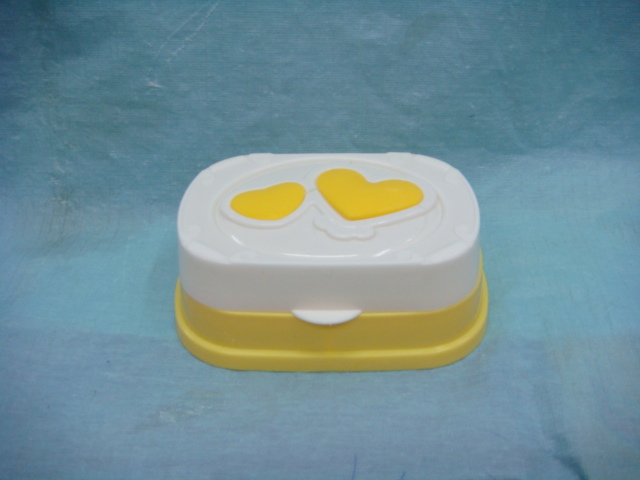 The plastic cover of The dustproof soap box can cover The water The plastic cover of The dustproof soap box can cover The water
