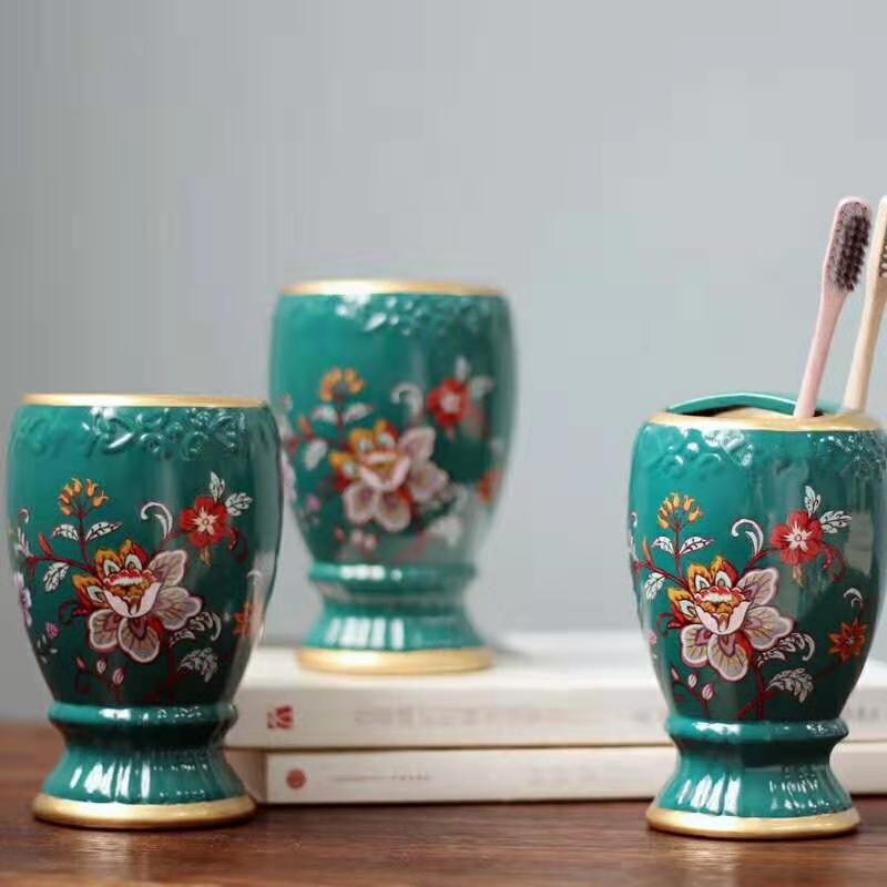 Hand-painted ceramic wash set mouthwash cup toothbrush fork soap box gift Hand-painted ceramic wash set mouthwash cup toothbrush fork soap box gift