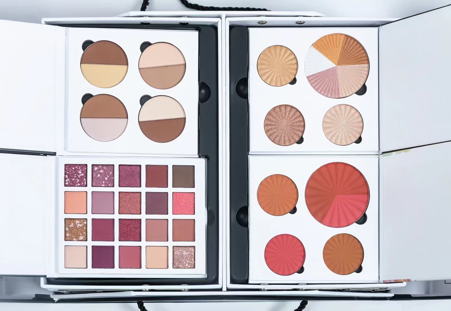 Eyeshadow Highlighting Powder Shiny Waterproof High Shimmer Eyeshadow Palette HUDA BABY