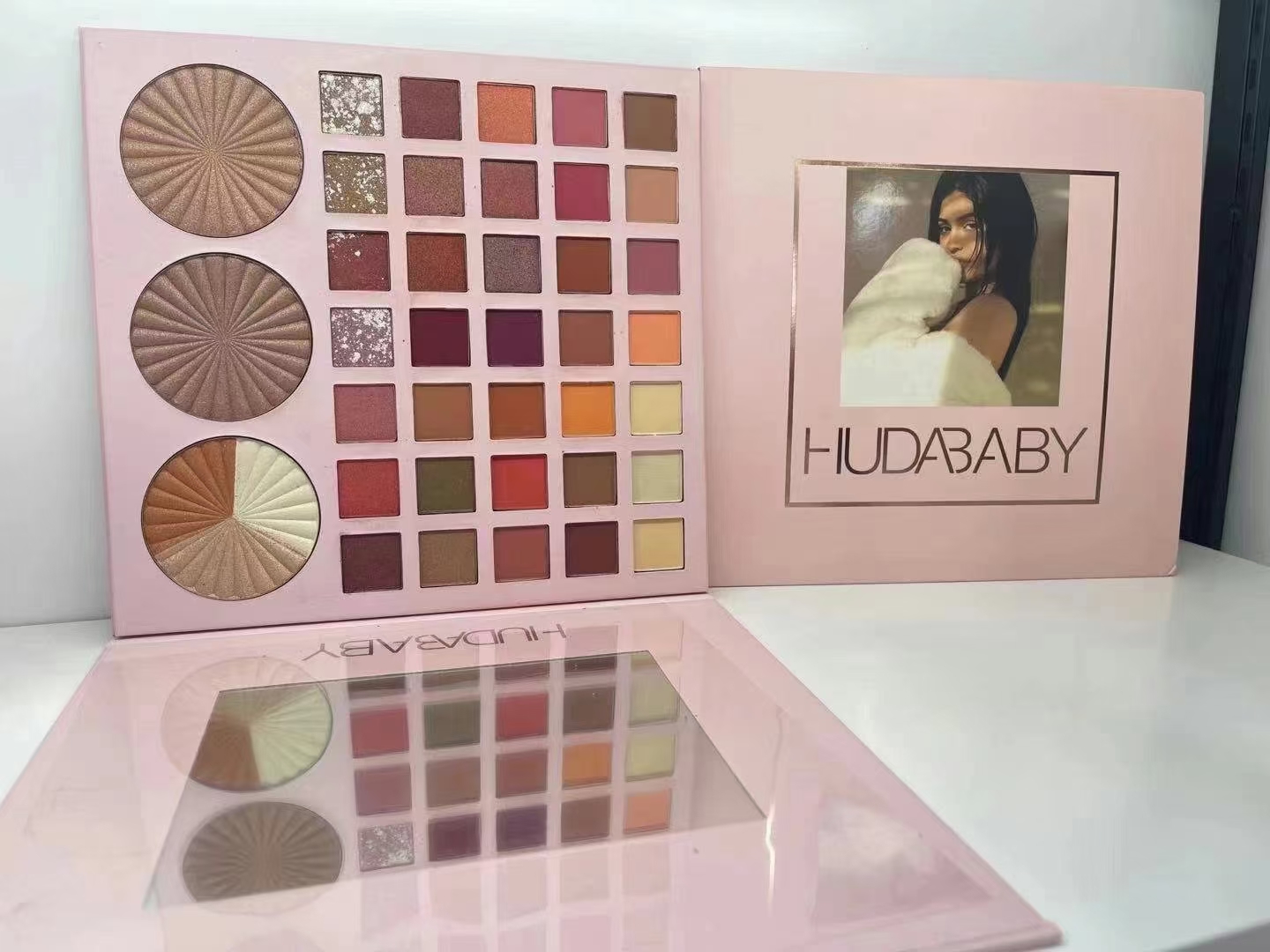 Eyeshadow Highlighting Powder Shiny Waterproof High Shimmer Eyeshadow Palette HUDA BABY