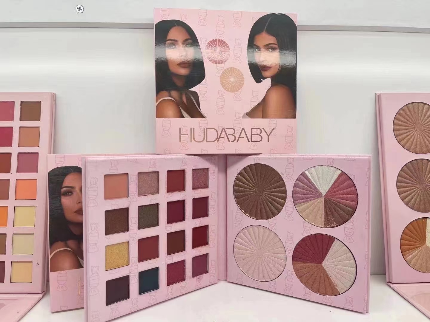 Eyeshadow Highlighting Powder Shiny Waterproof High Shimmer Eyeshadow Palette HUDA BABY