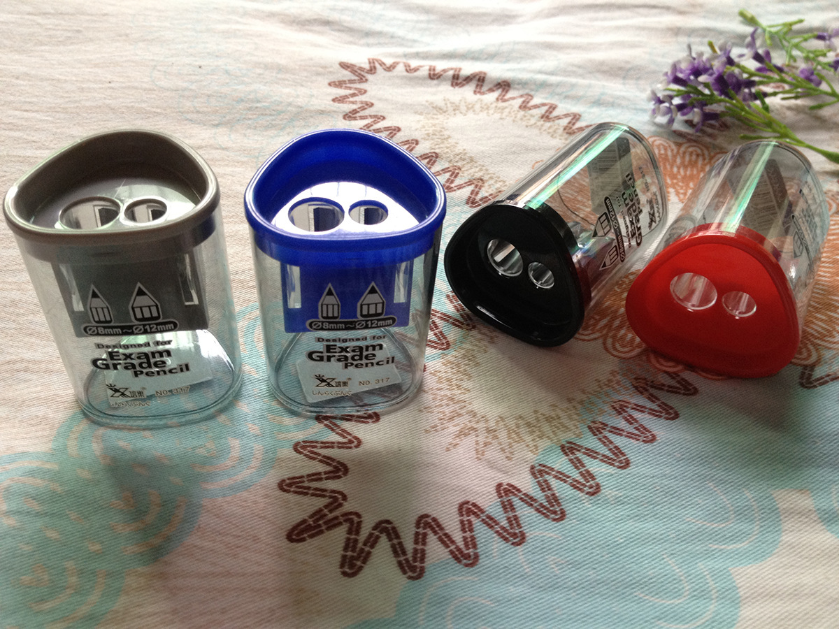 Triangle shaped pencil sharpener plastic small hole transparent pencil sharpener shaver school stationery