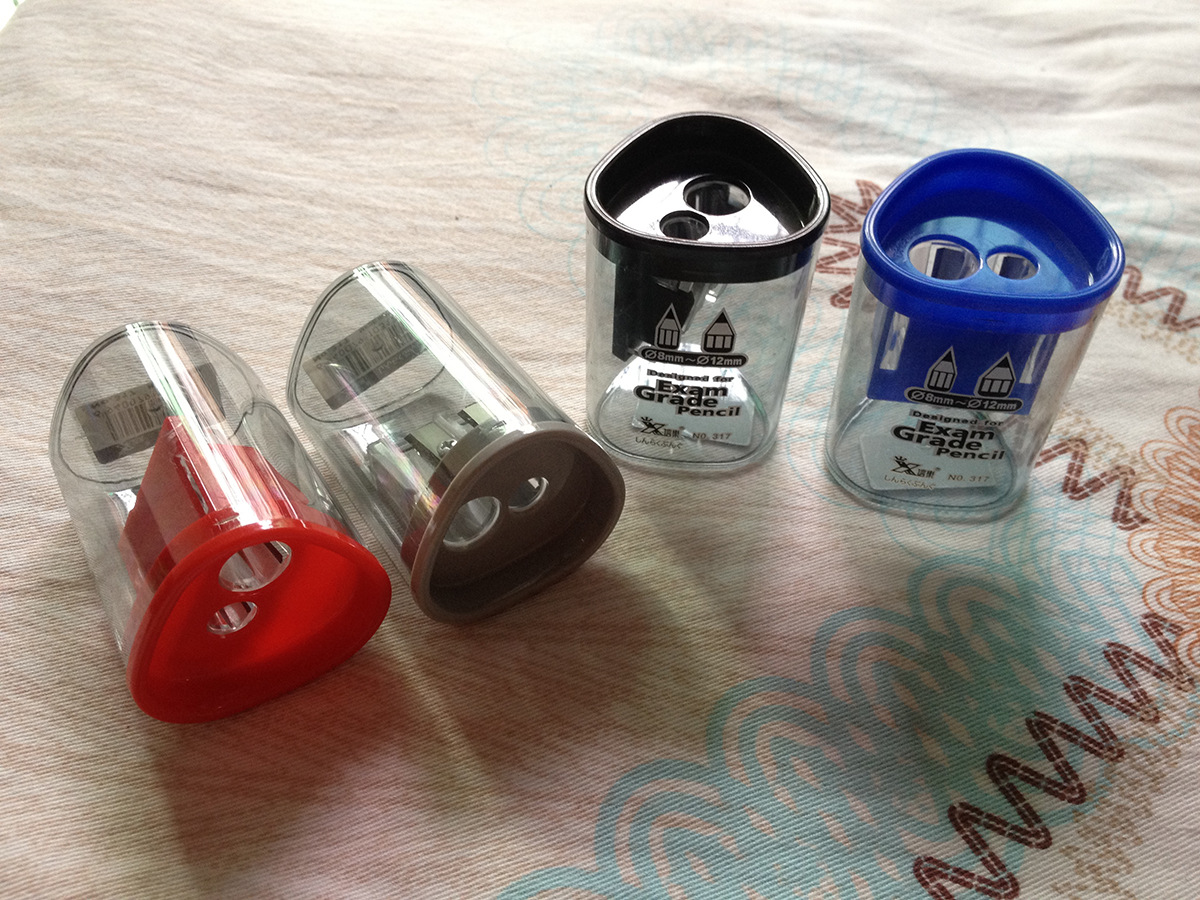 Triangle shaped pencil sharpener plastic small hole transparent pencil sharpener shaver school stationery