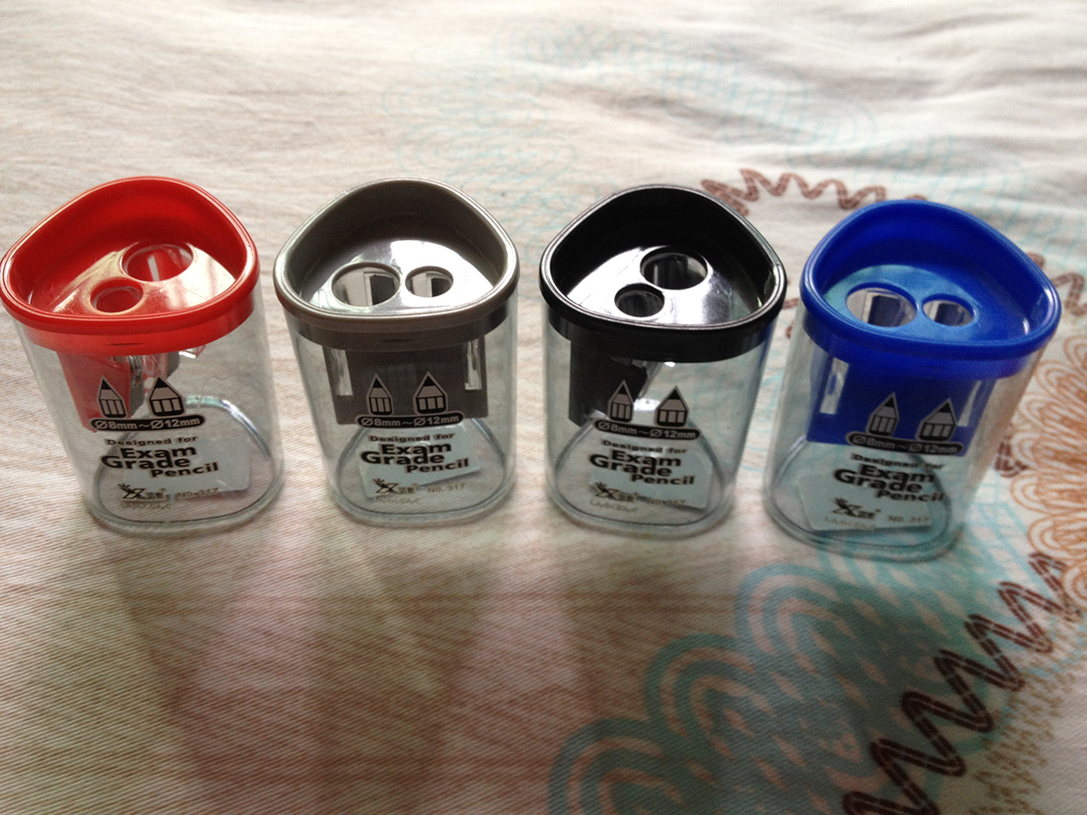 Triangle shaped pencil sharpener plastic small hole transparent pencil sharpener shaver school stationery