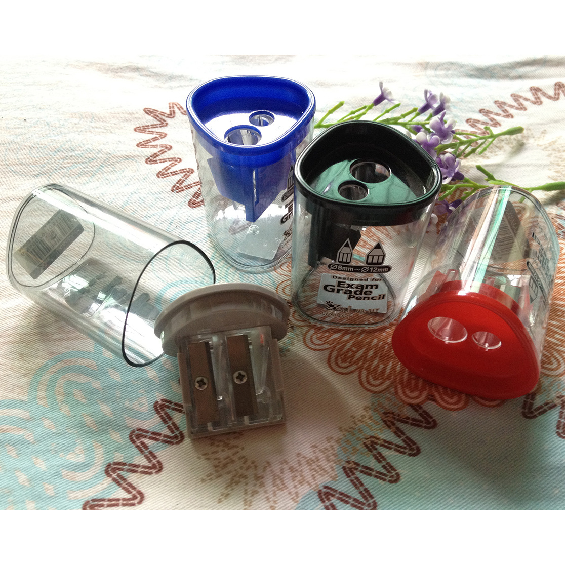 Triangle shaped pencil sharpener plastic small hole transparent pencil sharpener shaver school stationery