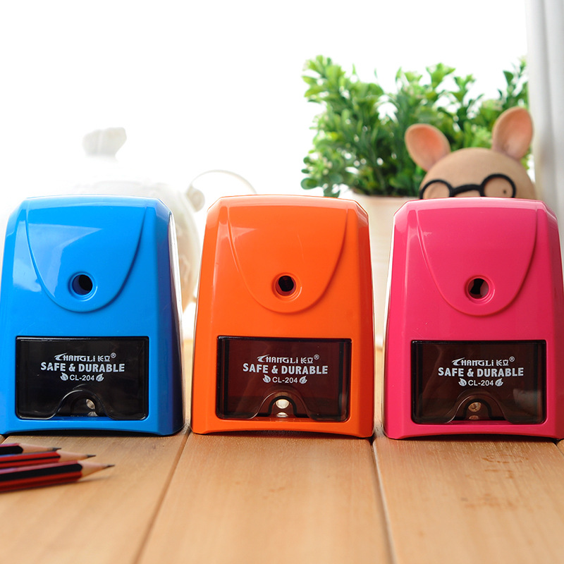 Korean cartoon creative hand rotation pencil sharpener student stationery into the pen manufacturers direct sales