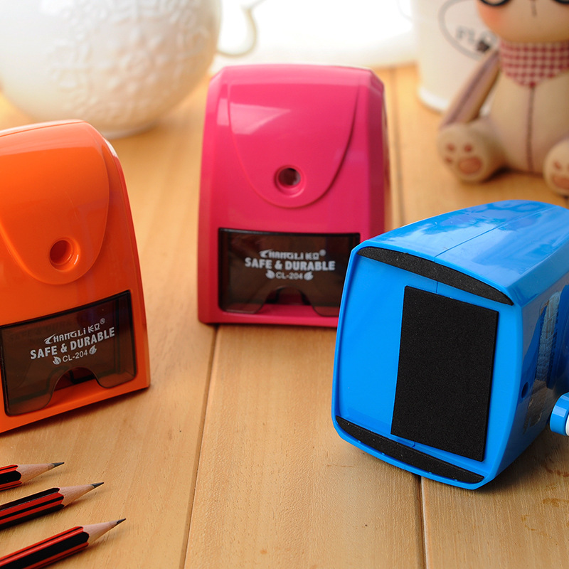 Korean cartoon creative hand rotation pencil sharpener student stationery into the pen manufacturers direct sales