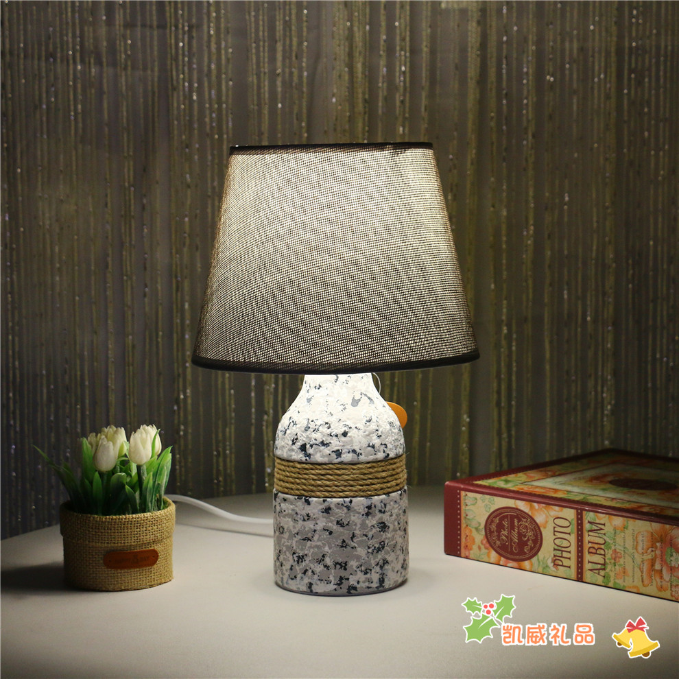 European-Style Fabric Table Lamp Bedroom Bedside Lamp Simple Modern Cozy and Romantic Bedside Table 