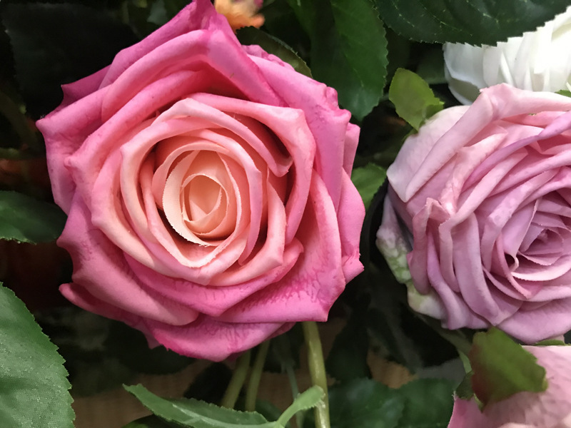 Moist Feeling Rose Living Room Table Decoration Long Branch Fake Flower Wedding Photography Flower Wall Layout Matching Moist Feeling Rose Living Room Table Decoration Long Branch Fake Flower Wedding Photography Flower Wall Layout Matching