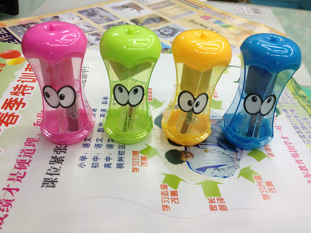 Apple heart pencil sharpener eraser combined with manual single-hole pencil sharpener Apple heart pencil sharpener eraser combined with manual single-hole pencil sharpener
