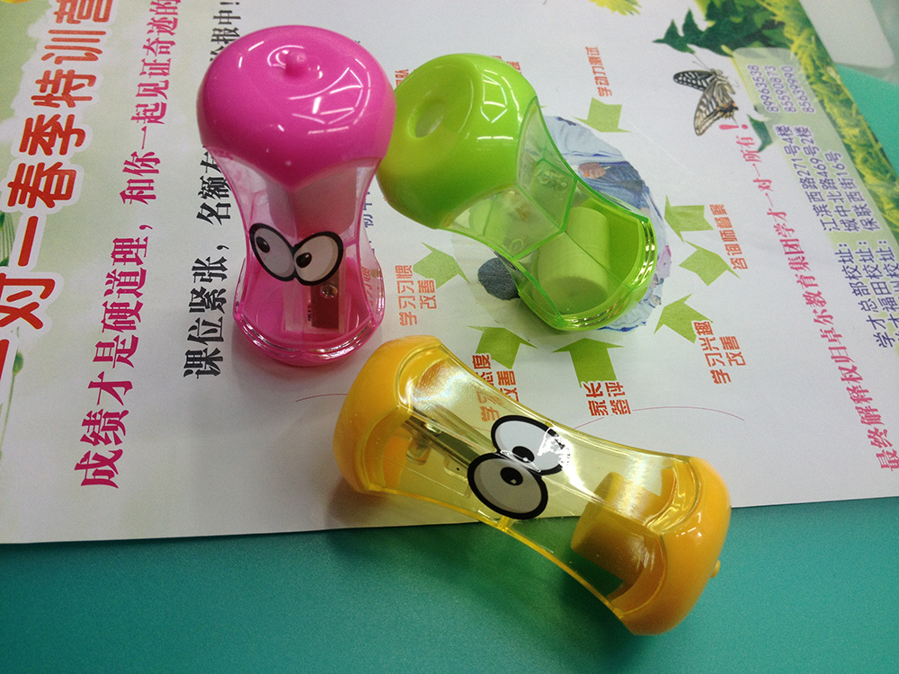 Apple heart pencil sharpener eraser combined with manual single-hole pencil sharpener Apple heart pencil sharpener eraser combined with manual single-hole pencil sharpener