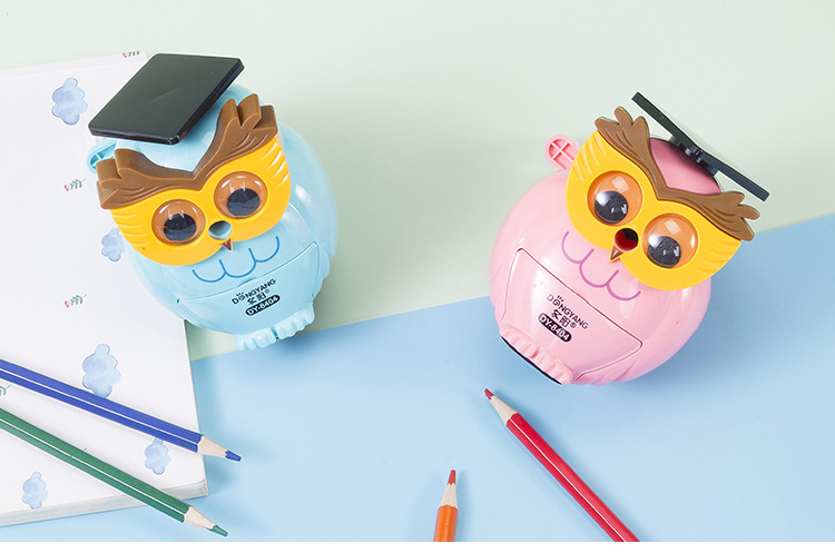 Dongyang Stationery 8404 Cartoon Eye-catching Owl Shape Automatic advance and a Plastic pencil Sharpener hand Sharpener