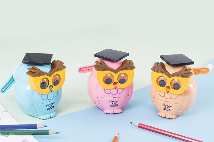 Dongyang Stationery 8404 Cartoon Eye-catching Owl Shape Automatic advance and a Plastic pencil Sharpener hand Sharpener