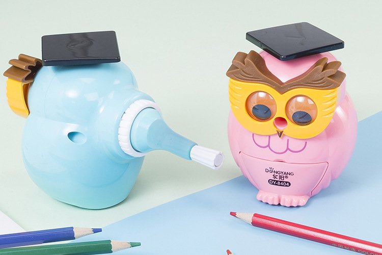 Dongyang Stationery 8404 Cartoon Eye-catching Owl Shape Automatic advance and a Plastic pencil Sharpener hand Sharpener