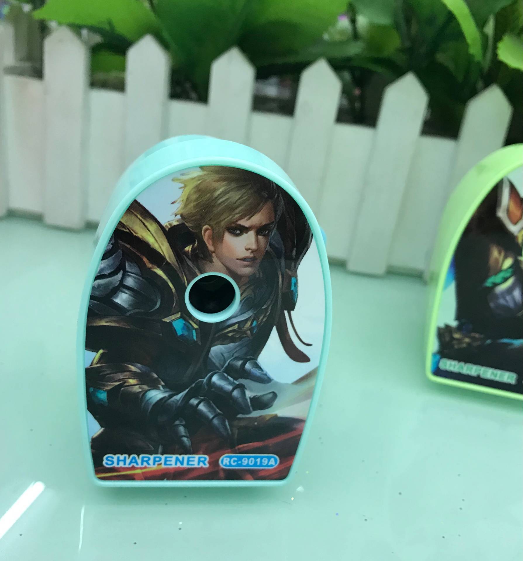 Manufacturer direct animation king glory automatic back and forth pencil sharpener students hand sharpener