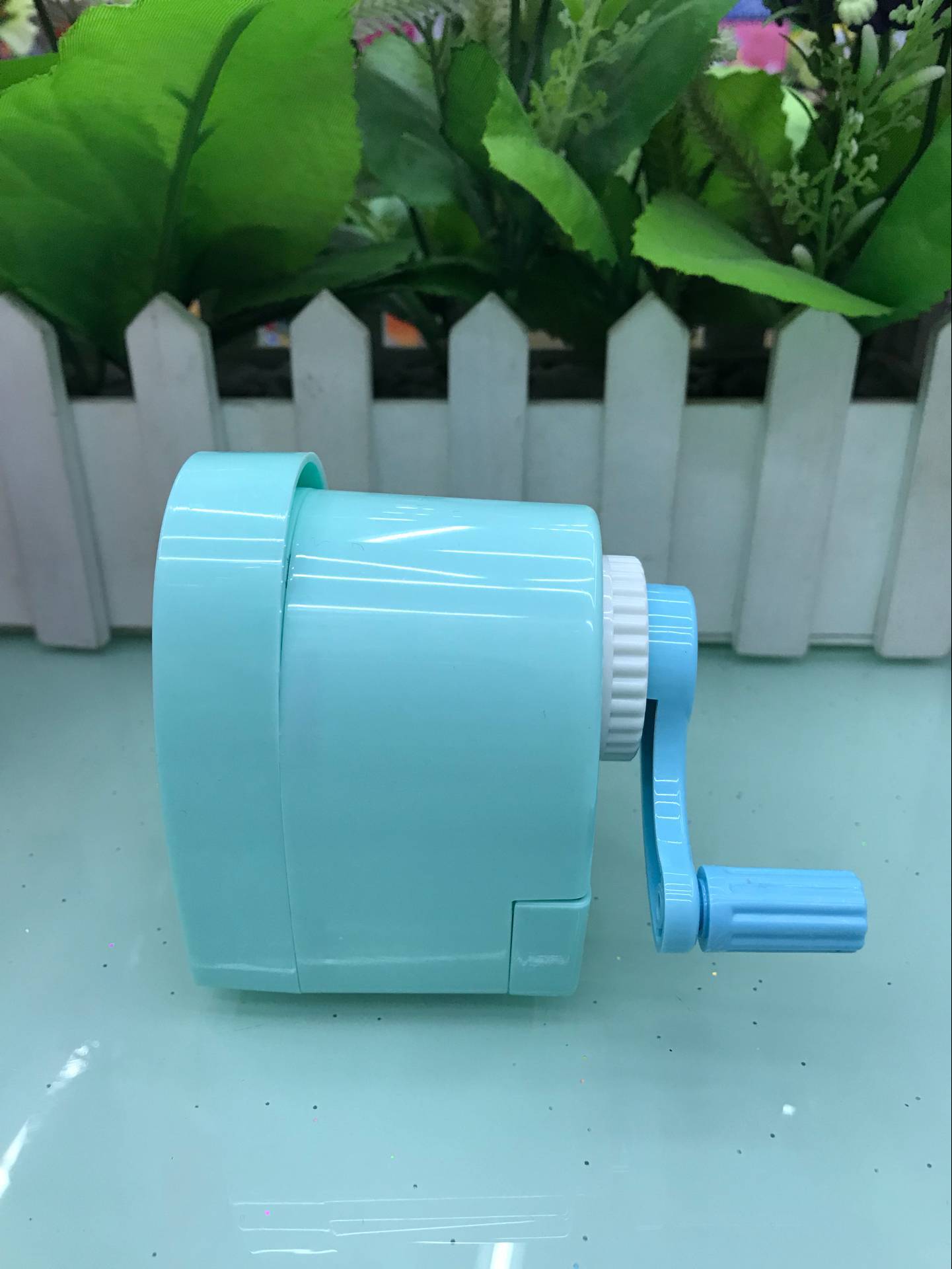 Manufacturer direct animation king glory automatic back and forth pencil sharpener students hand sharpener Manufacturer direct animation king glory automatic back and forth pencil sharpener students hand sharpener