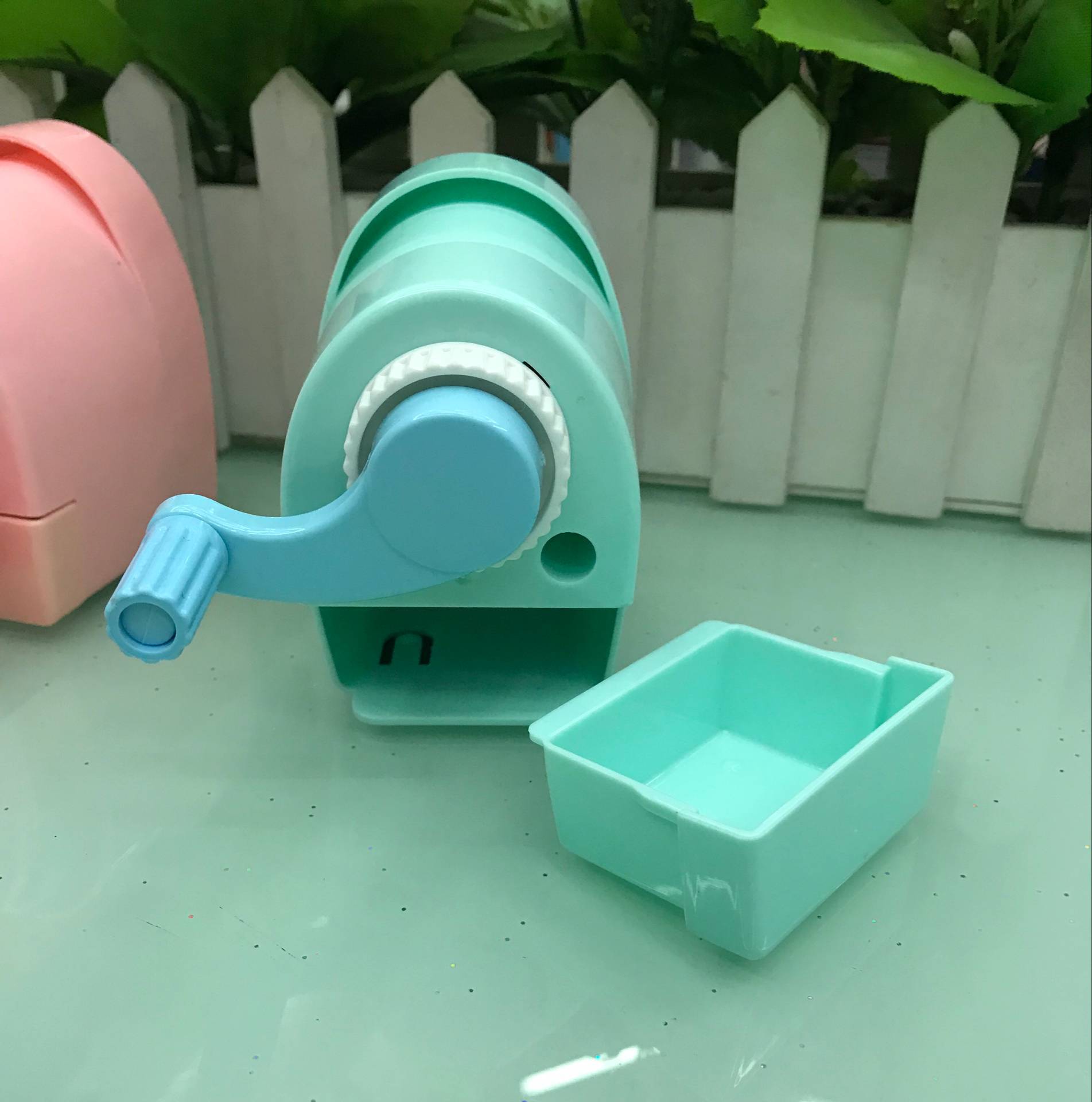 Manufacturer direct animation king glory automatic back and forth pencil sharpener students hand sharpener Manufacturer direct animation king glory automatic back and forth pencil sharpener students hand sharpener