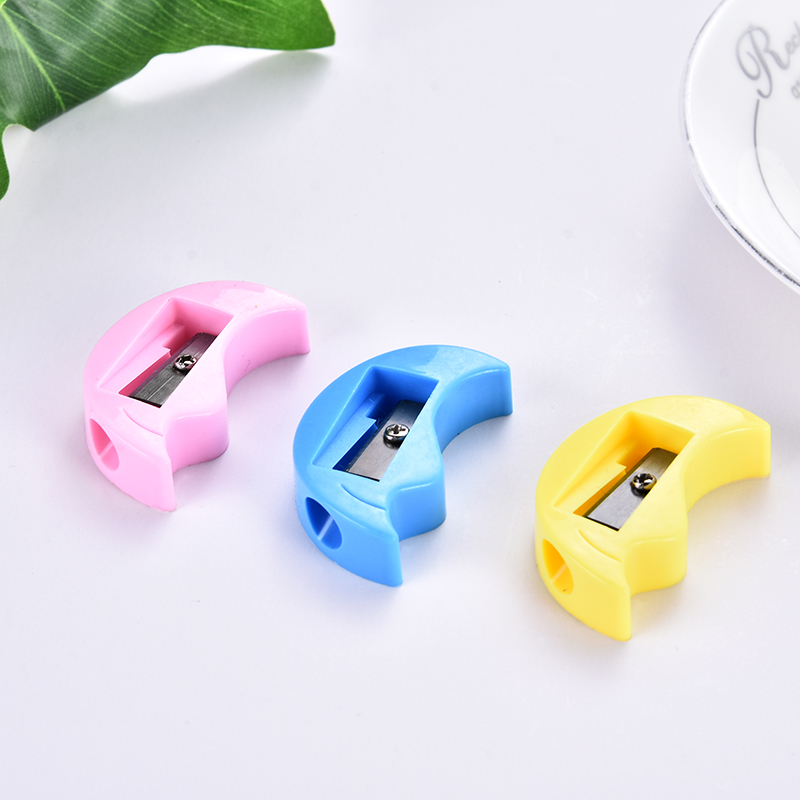 Student umbrella pencil sharpener Creative simple cartoon series pencil sharpener children manual stationery Student umbrella pencil sharpener Creative simple cartoon series pencil sharpener children manual stationery