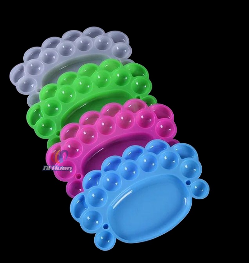 Plastic palette for children&#039;s paintings paint palette art DIY palette of various styles