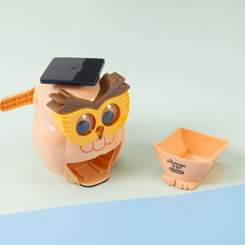 Creative owl shaped hand pencil sharpener cartoon pencil sharpener
