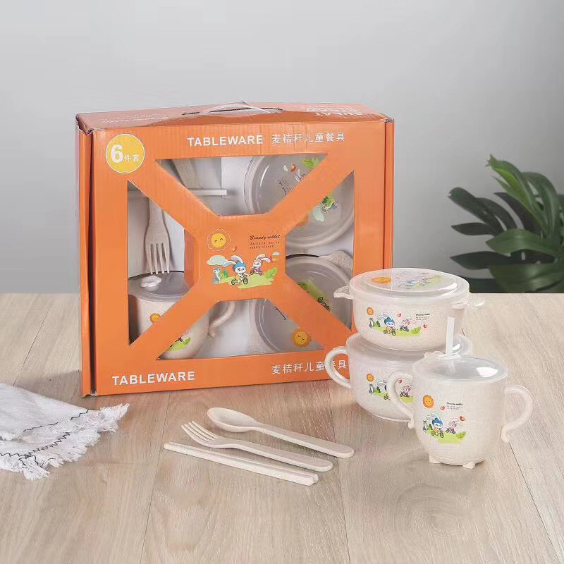 Children's tableware set as a gift