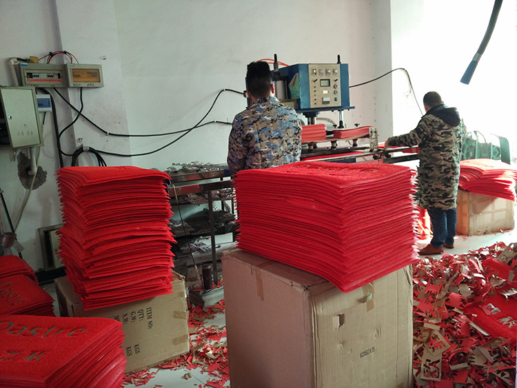 PVC wire Factory direct shot wholesale carpet mat mat feel kitchen bathroom non - slip mat tailoring the custom PVC wire Factory direct shot wholesale carpet mat mat feel kitchen bathroom non - slip mat tailoring the custom