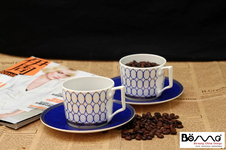 Restaurant Steak Steak Bone China Dish Coffee Teacup and Saucer Model Room Decoration Ceramic Plate Table Cloth Knife and Fork Restaurant Steak Steak Bone China Dish Coffee Teacup and Saucer Model Room Decoration Ceramic Plate Table Cloth Knife and Fork