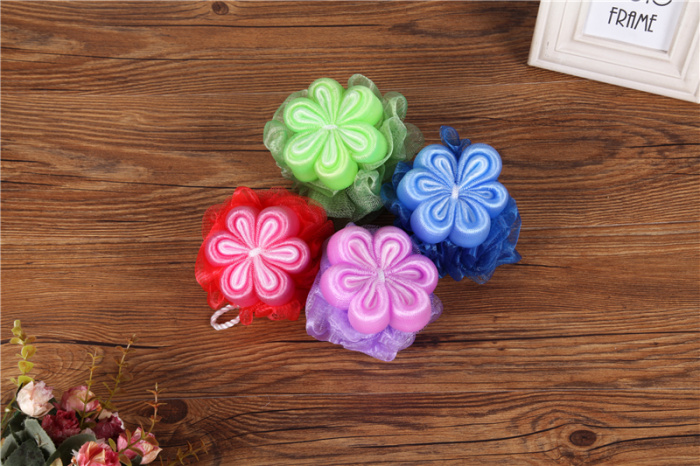 Hanging plum flower gradient bath ball Hanging plum flower gradient bath ball