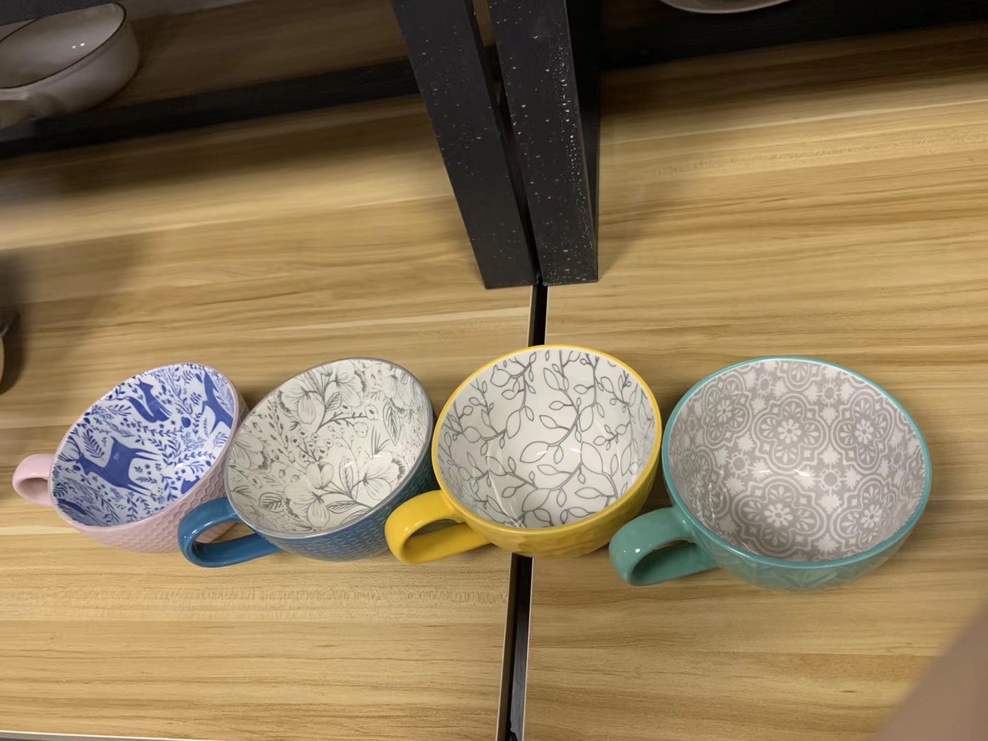 Ceramic relief breakfast bowl