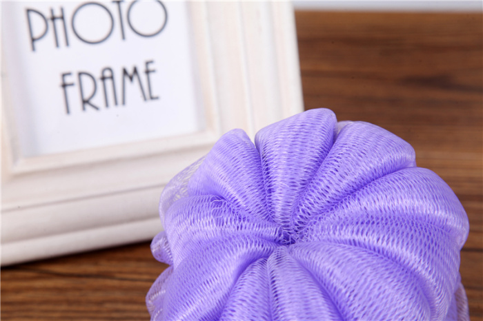Chrysanthemum bath ball bath sponge bath sponge bath.