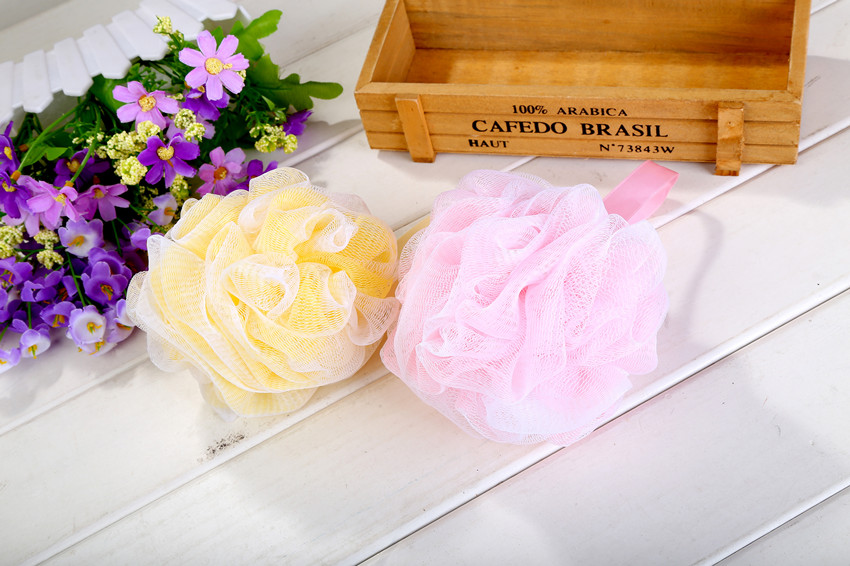 The factory sells bath ball and bath ball soft and environmentally friendly scrub.