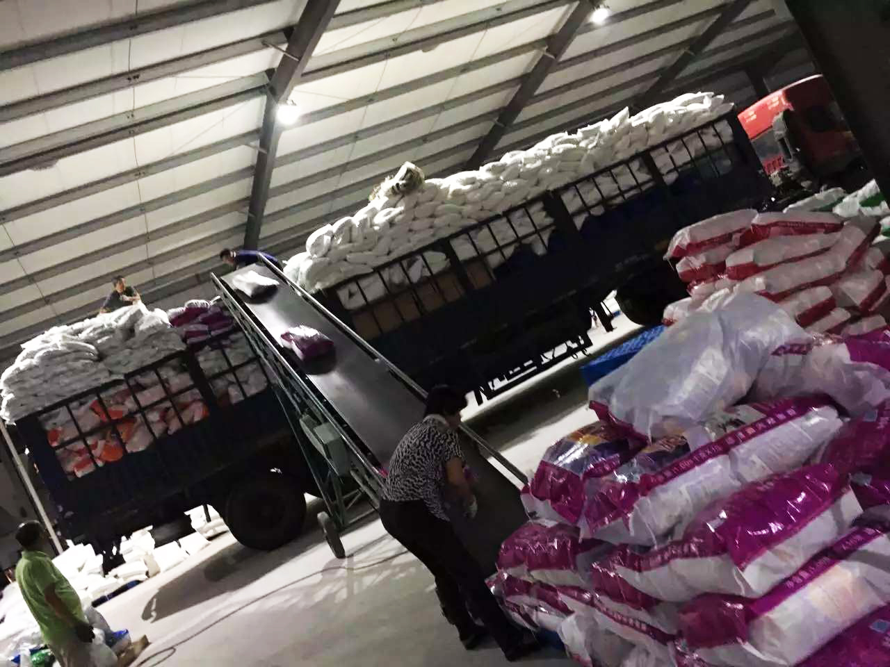 Highly effective decontamination and strong fragrance washing powder Highly effective decontamination and strong fragrance washing powder