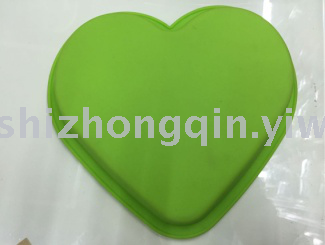 Silicone heart cake mold
