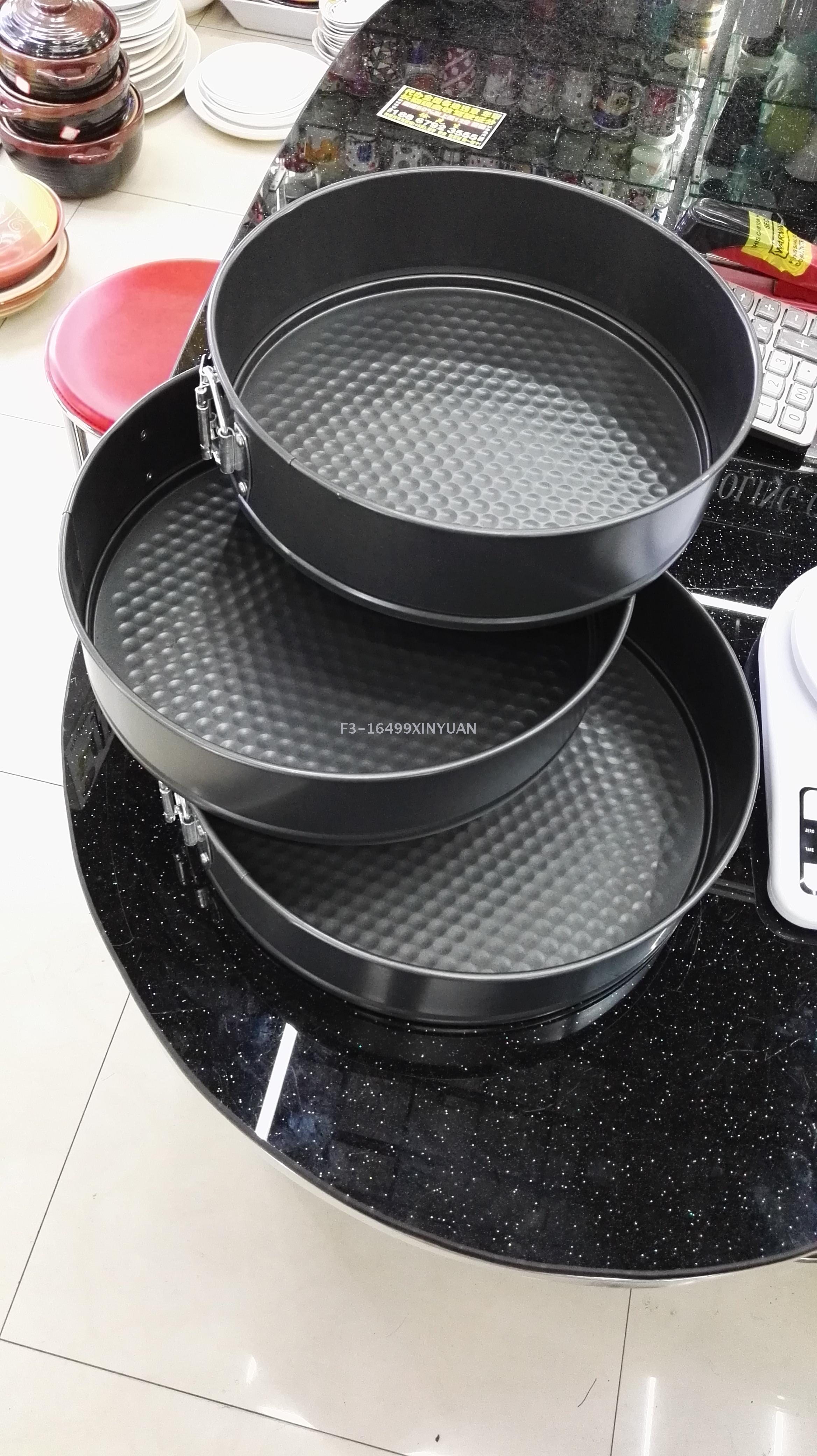 Six - piece set with non - sticky cake mold round belt buckle cake mold