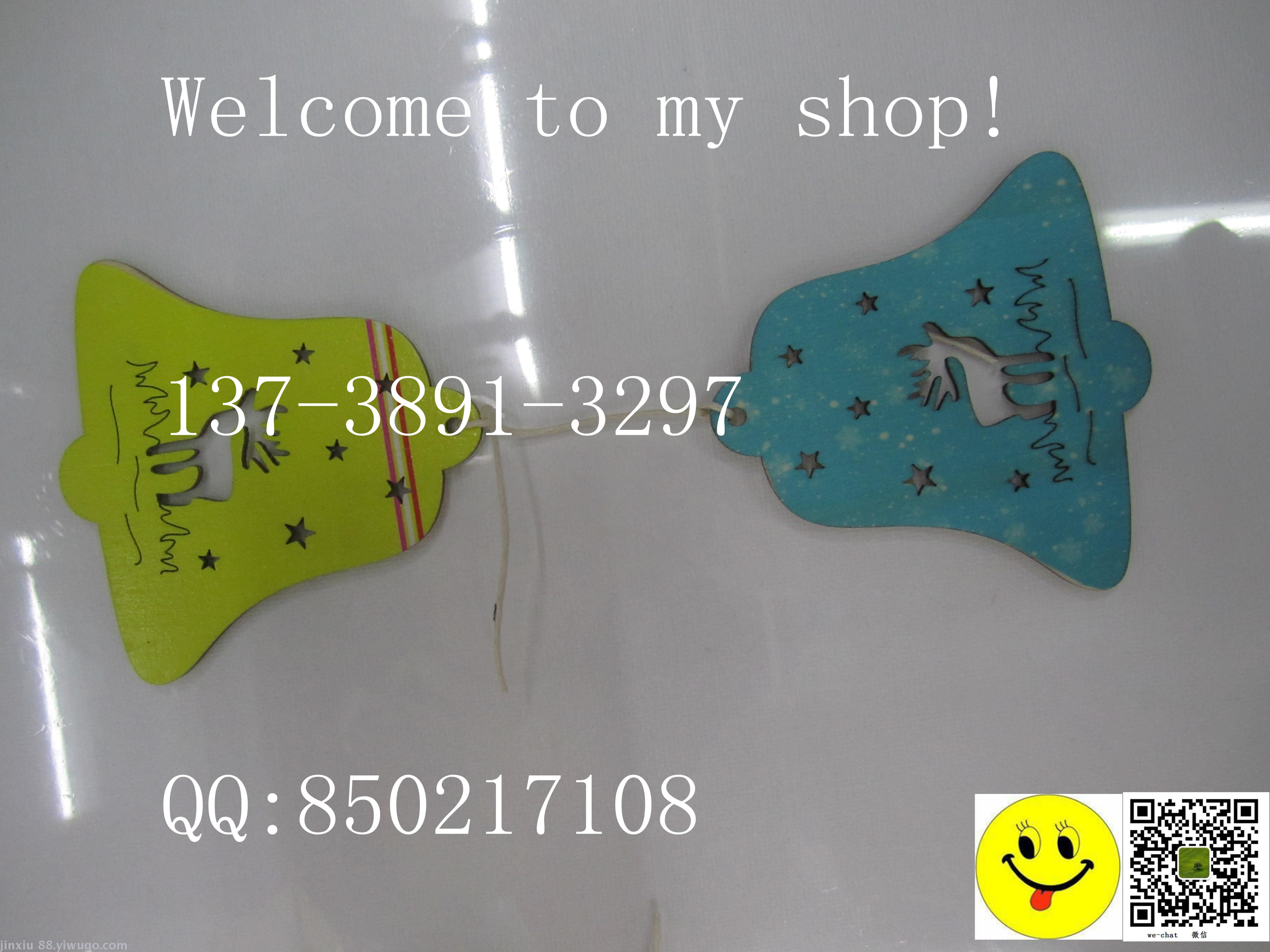 Mini wooden message board, small blackboard, Christmas ornaments, small gifts, menu CARDS, bar CARDS