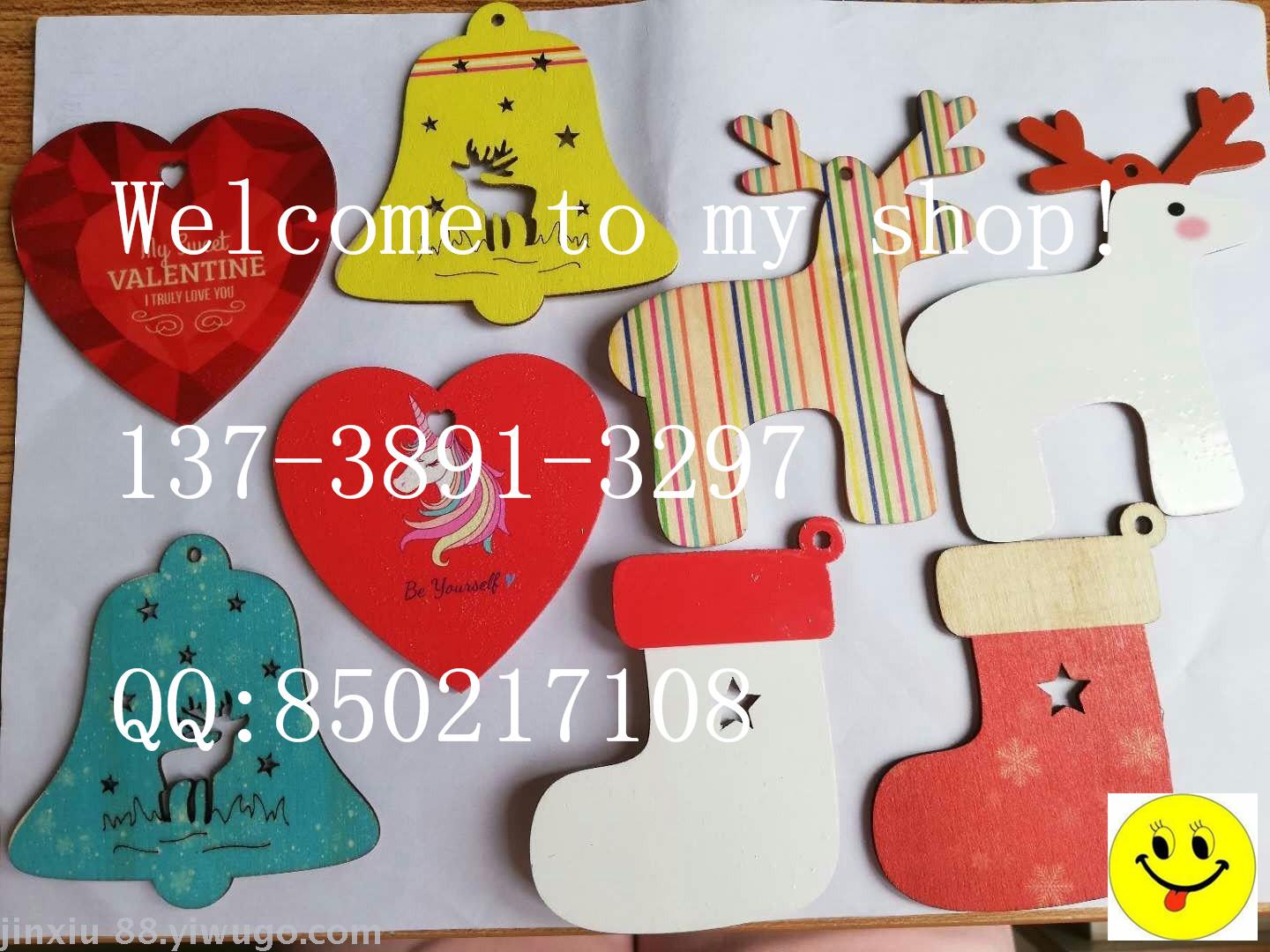 Mini wooden message board, small blackboard, Christmas ornaments, small gifts, menu CARDS, bar CARDS