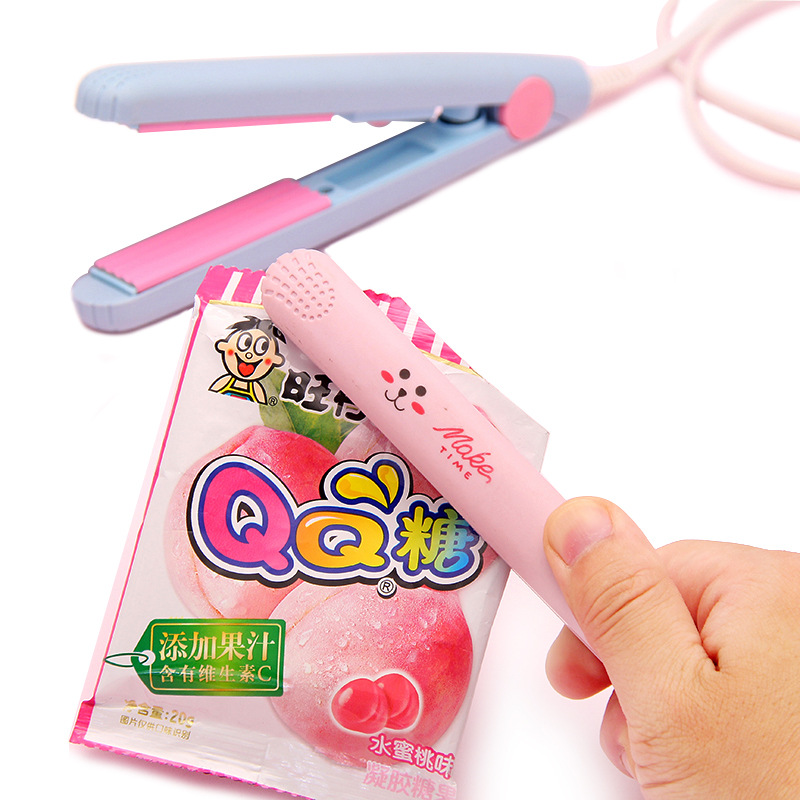 Small Household Mini-Portable Nougat Sealing Machine Snack Snowflake Crisp Packing Bag Candy Wrap Plastic-Envelop Machine Hair Styling Iron