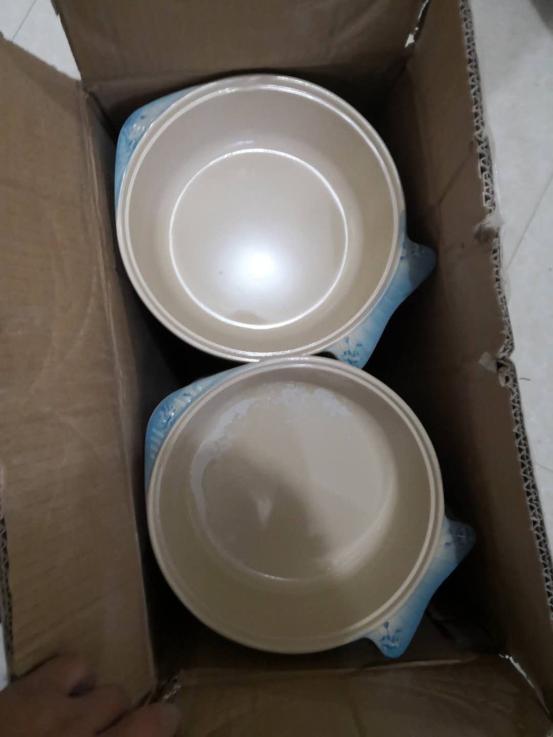 A large quantity of kidney stones tableware, bowl, bowl, bowl and tray is sold per ton