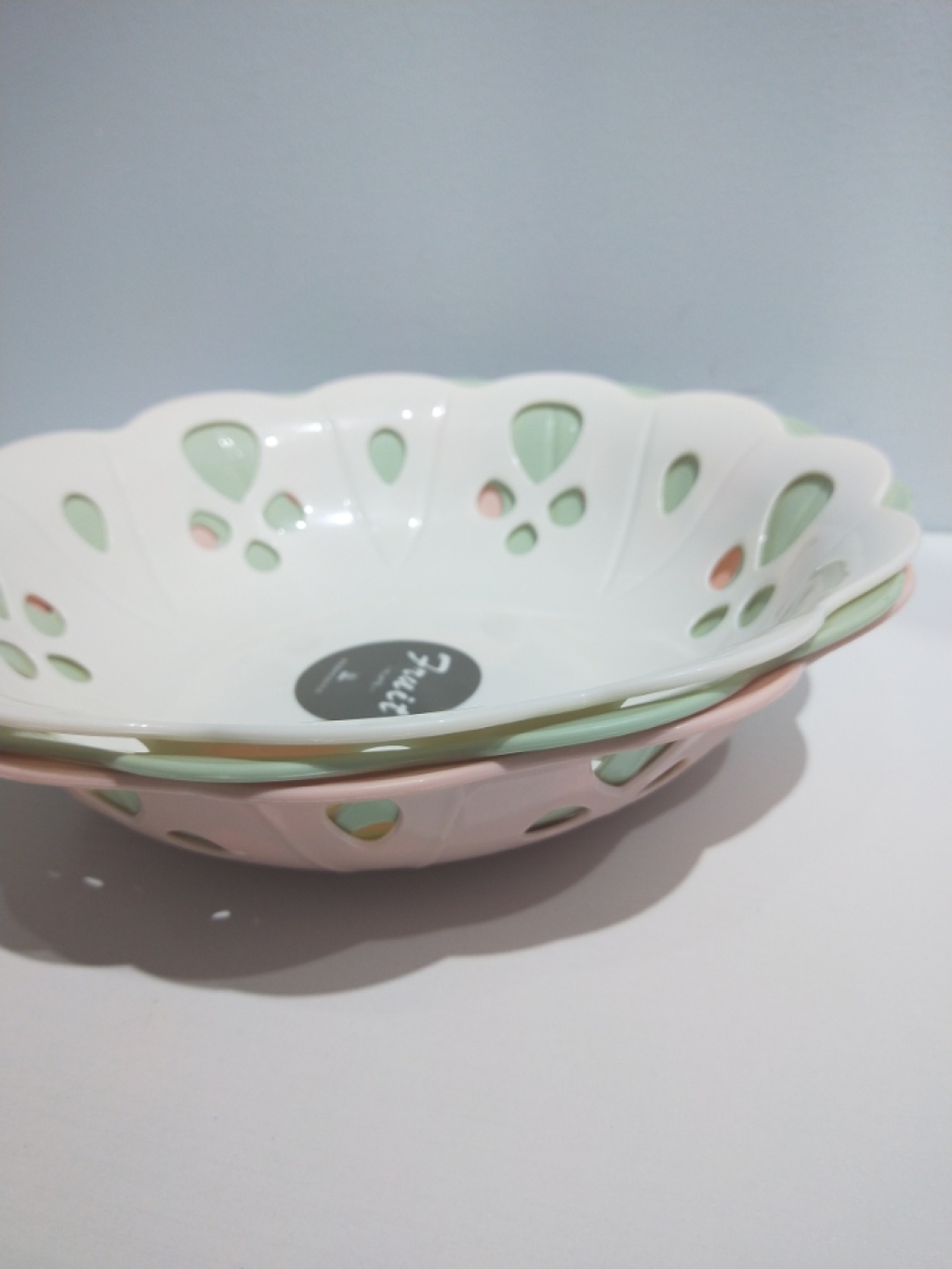 F02-913 Fashion Simple Household Fruit Dish Coffee Table Top Dried Fruit Snack Storage Tray Hollow Water Fruit Dish F02-913 Fashion Simple Household Fruit Dish Coffee Table Top Dried Fruit Snack Storage Tray Hollow Water Fruit Dish