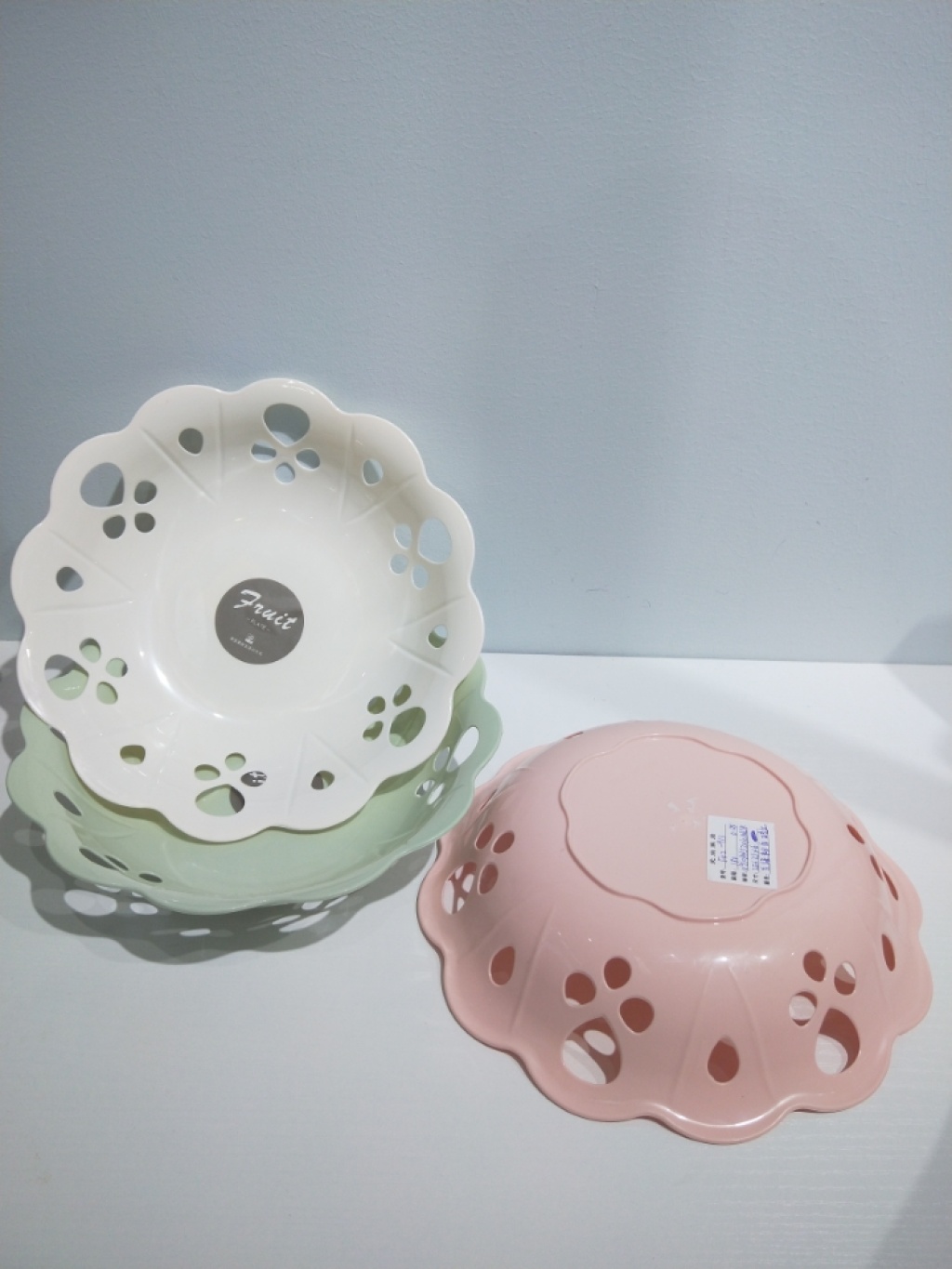 F02-913 Fashion Simple Household Fruit Dish Coffee Table Top Dried Fruit Snack Storage Tray Hollow Water Fruit Dish F02-913 Fashion Simple Household Fruit Dish Coffee Table Top Dried Fruit Snack Storage Tray Hollow Water Fruit Dish