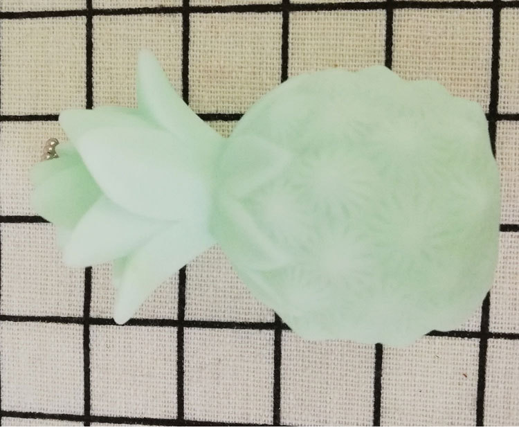 Ins creative gift pineapple key chain shining bag accessories hang plastic waterproof crafts wholesale