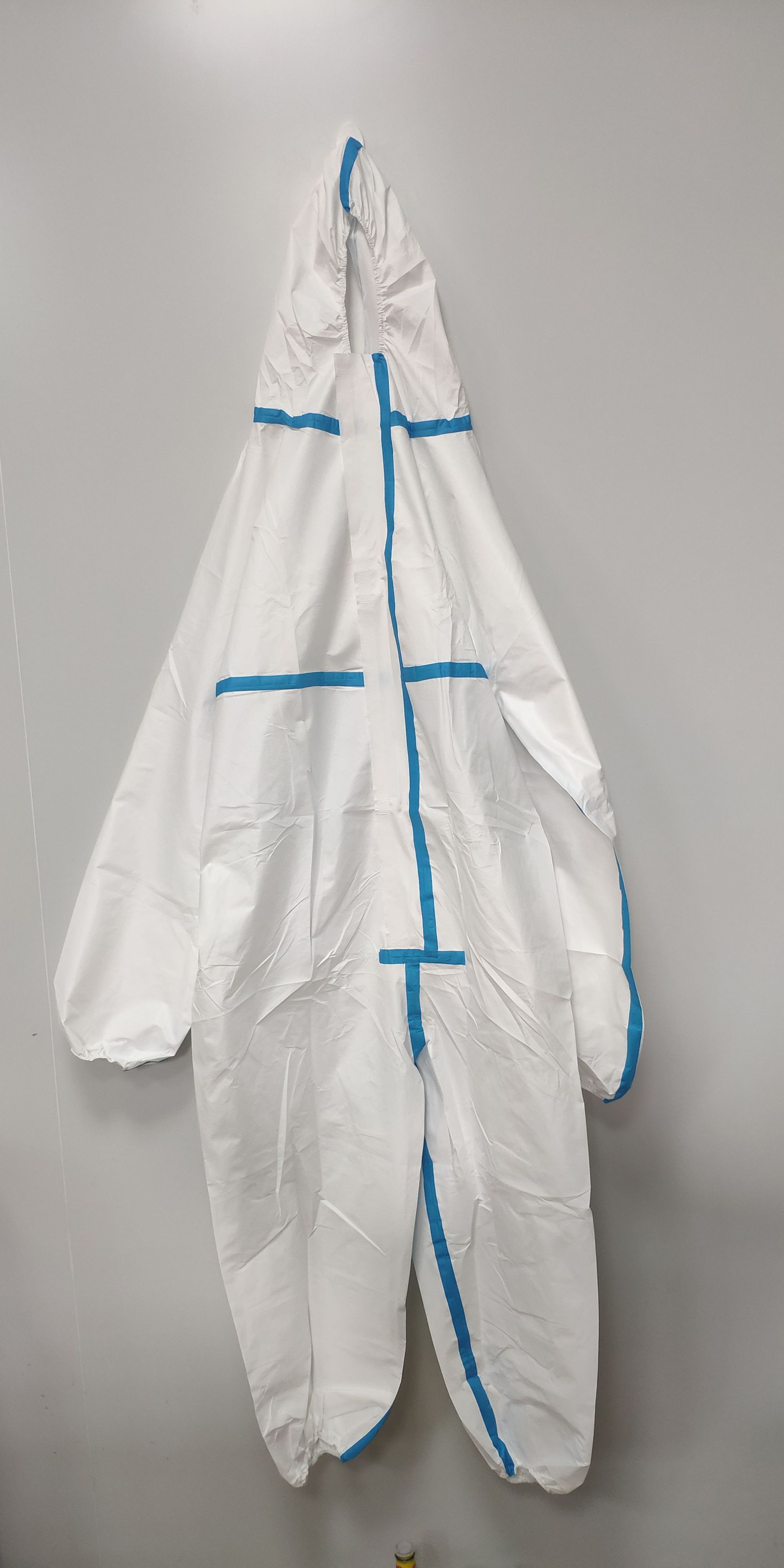 Disposable Civil Isolation and Epidemic Prevention Clothing Thickened Three Certificates (White List of Ministry of Commerce) Disposable Civil Isolation and Epidemic Prevention Clothing Thickened Three Certificates (White List of Ministry of Commerce)