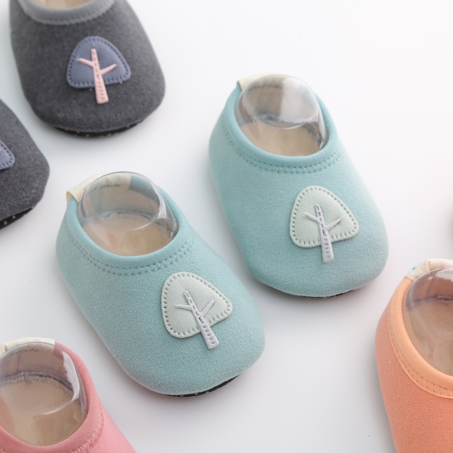 New children Cartoon floor socks ins style slipper-proof warm floor shoes and socks indoor add velvet Thick winter style New children Cartoon floor socks ins style slipper-proof warm floor shoes and socks indoor add velvet Thick winter style